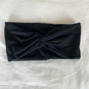 Tie knot headband